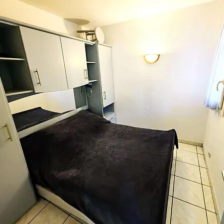 T2 En Pinede Avec Parking, Veranda Et Terrasse, A 900m De La Plage, Ideal Pour 4 Personnes - Fr-1-607-41 アパート
