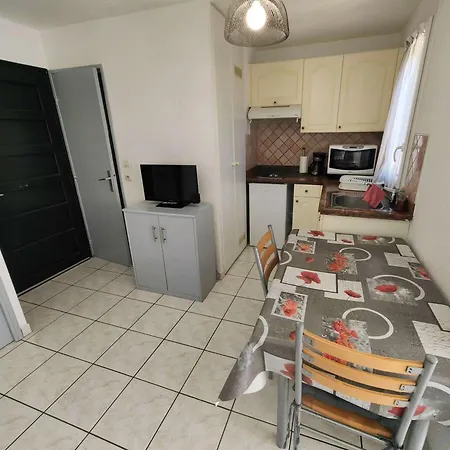 アパート T2 En Pinede Avec Parking, Veranda Et Terrasse, A 900m De La Plage, Ideal Pour 4 Personnes - Fr-1-607-41 *